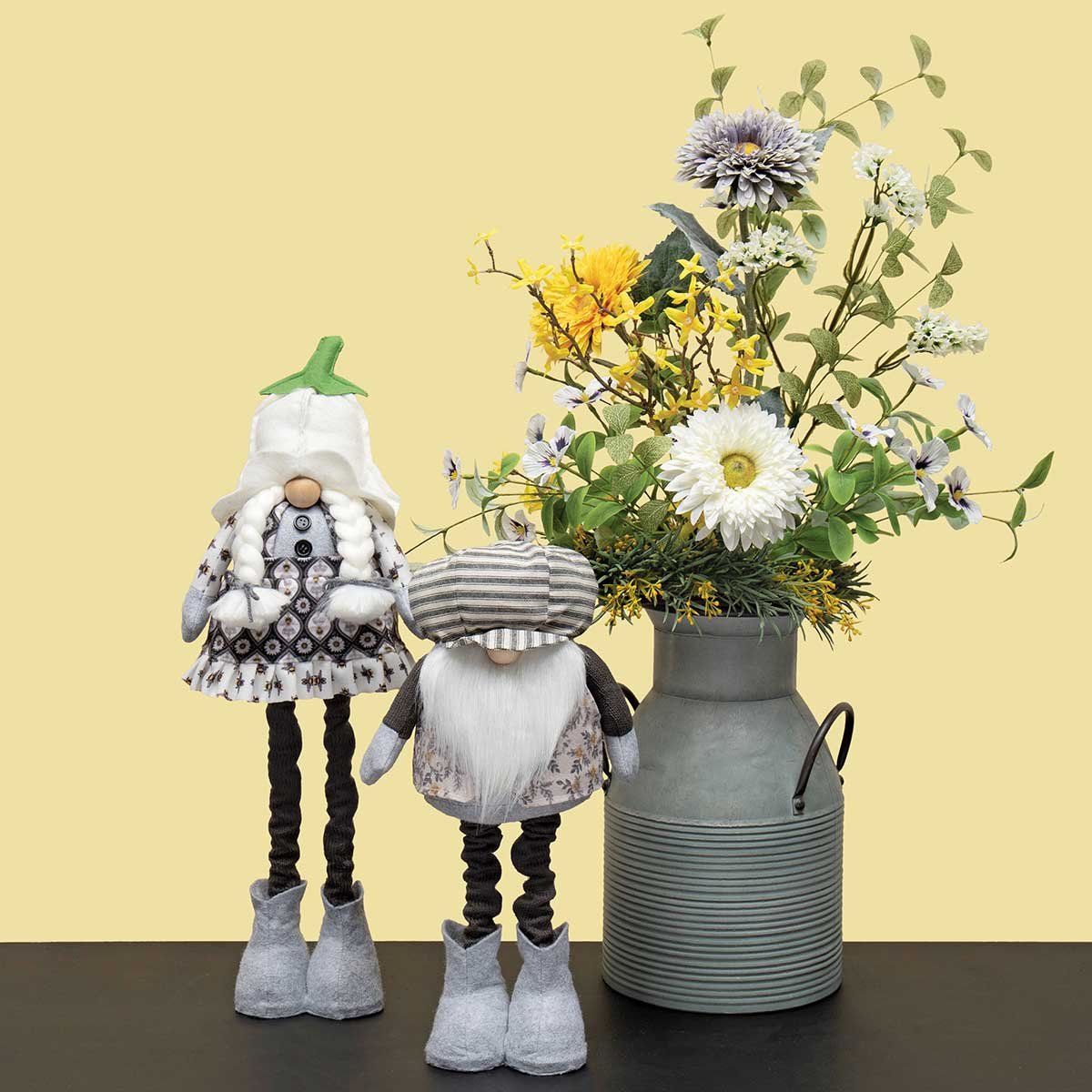Mr. Dandy Gnome with Metal Expandable Legs