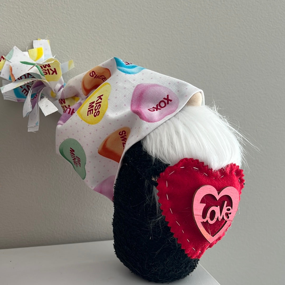 Love heart Gnome